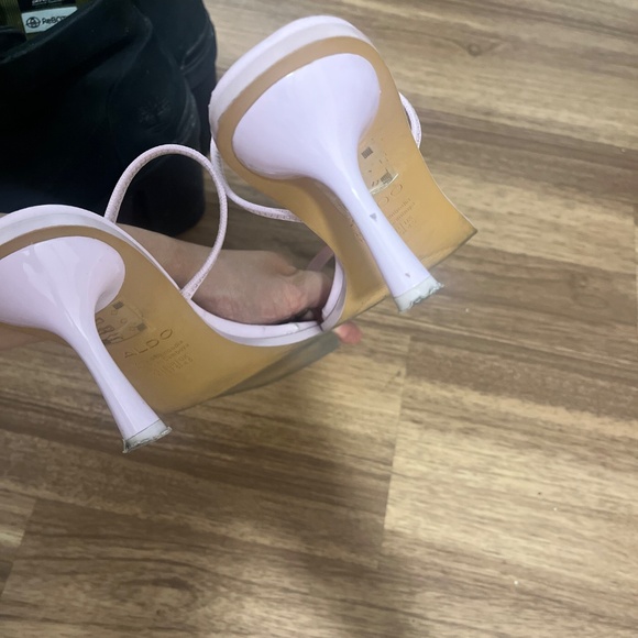 Sandals - Picture 2 of 4